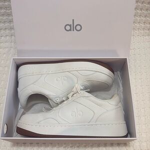 Women’s ALO tennis shoes, size 10, ALO recovery mode